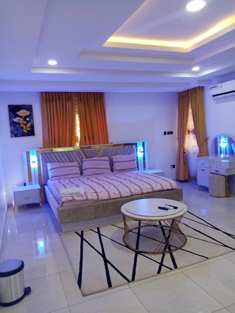 Luxury 3 Bedroom Apartment Available for Shortlet at Jabi - Abuja view 3
