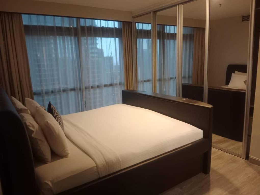 Serviced Apartments at Times Square Kuala Lumpur by Robinsons