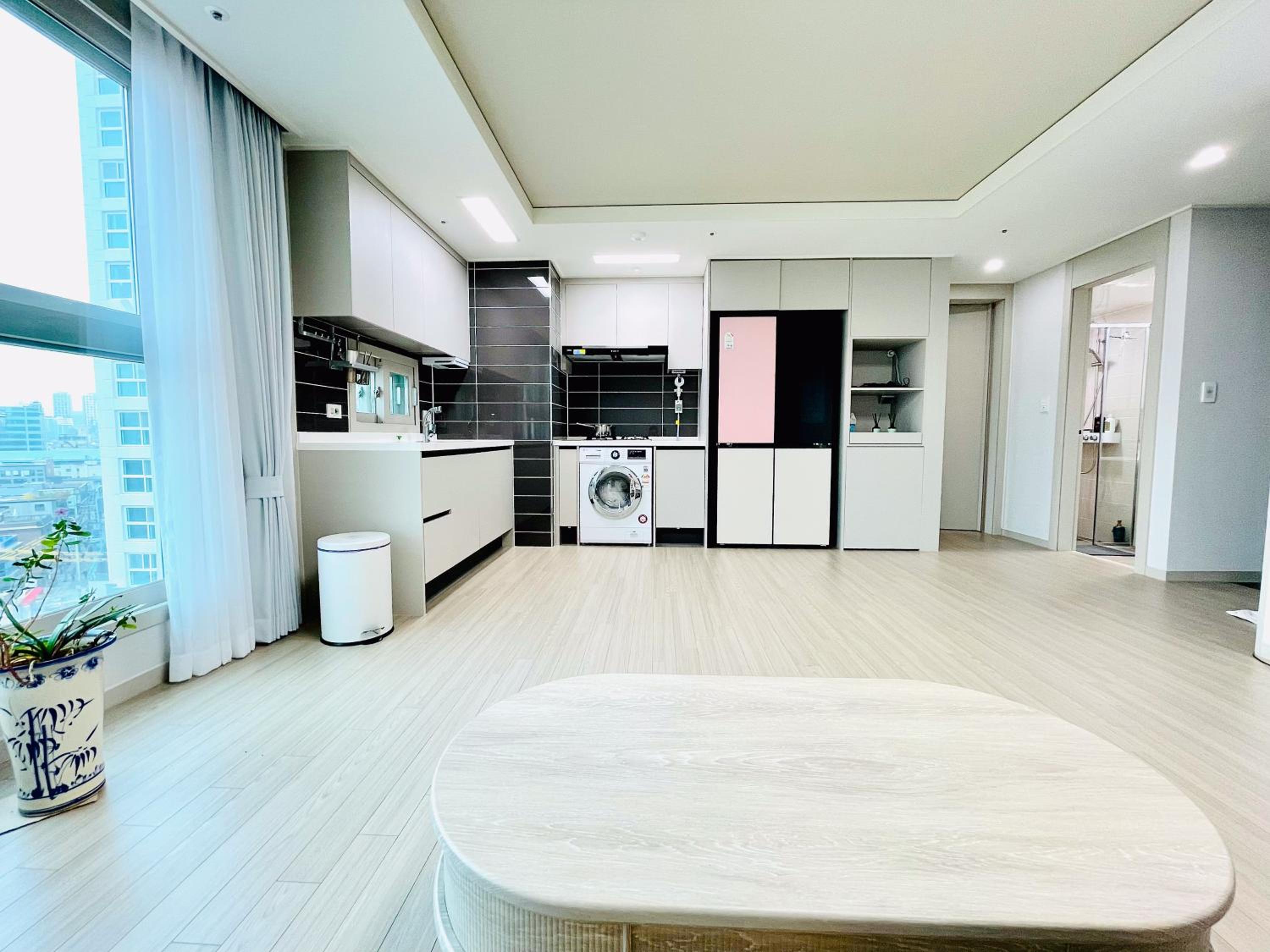 Super quiet Dry bath floor OLED TV Closet room