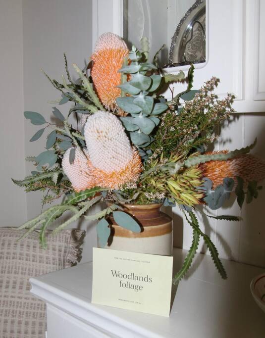 Woodlands foliage cottage