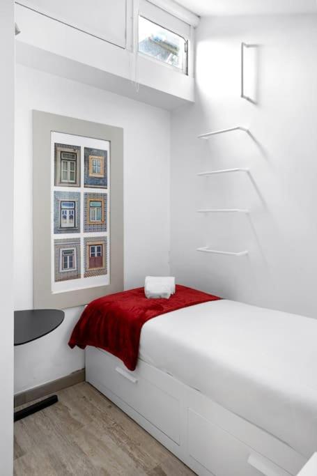 Cozy Apt in Heart of Lisbon with AC by Lisbeyond view 5