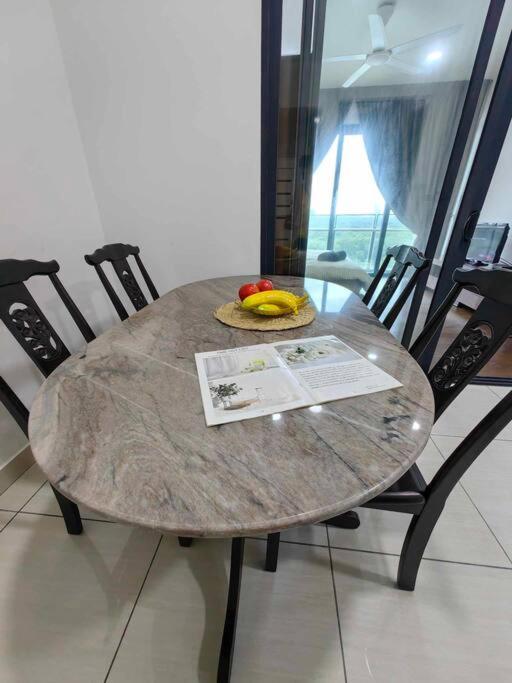 Almas Suites Netflix Wifi Puteri Harbour By STAY photo 4