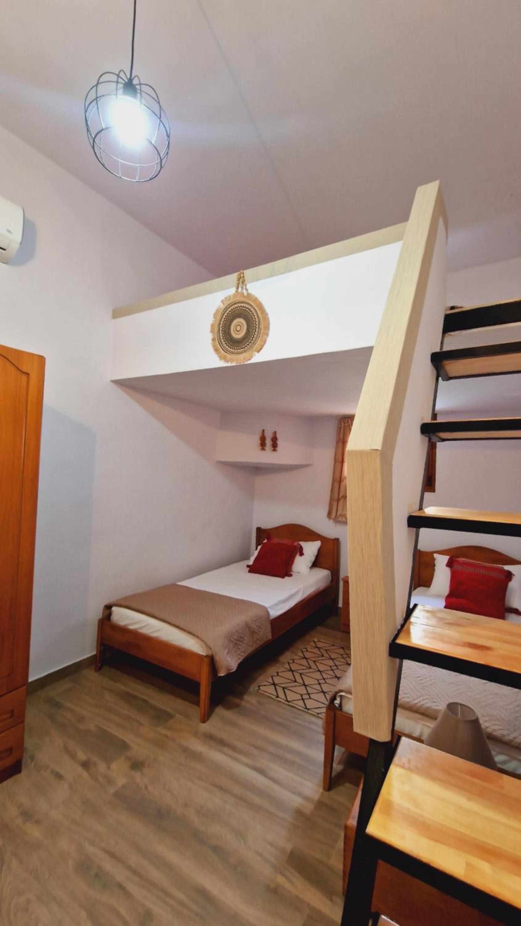 Seva Monolithos house