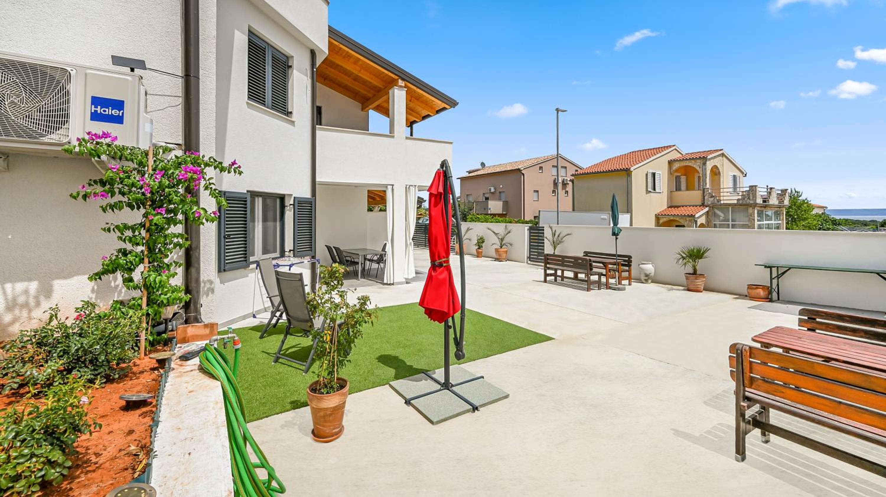 Casa Mira Apartments