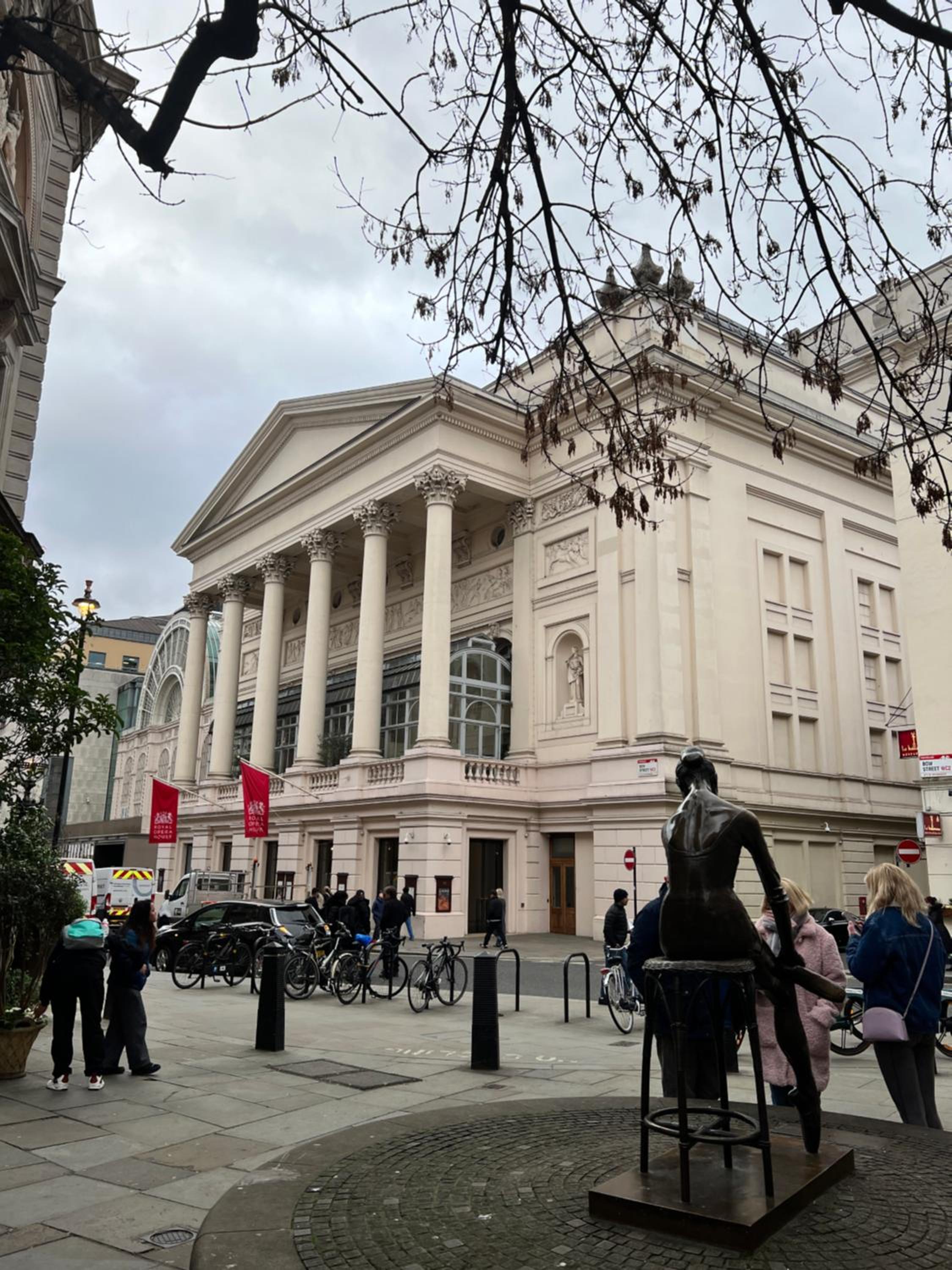 Quiet Luxury Escape for 6 in Covent Garden