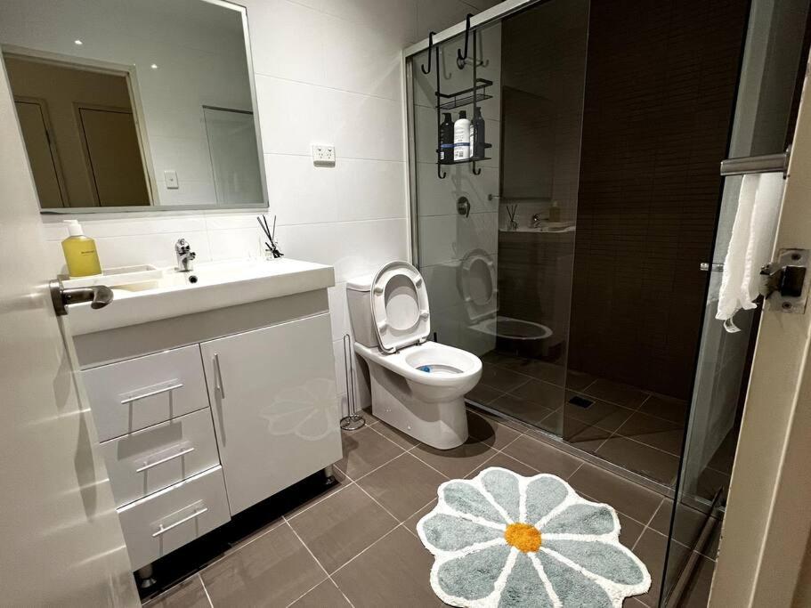 Convenient 1bedroom Apt, Mascot Central