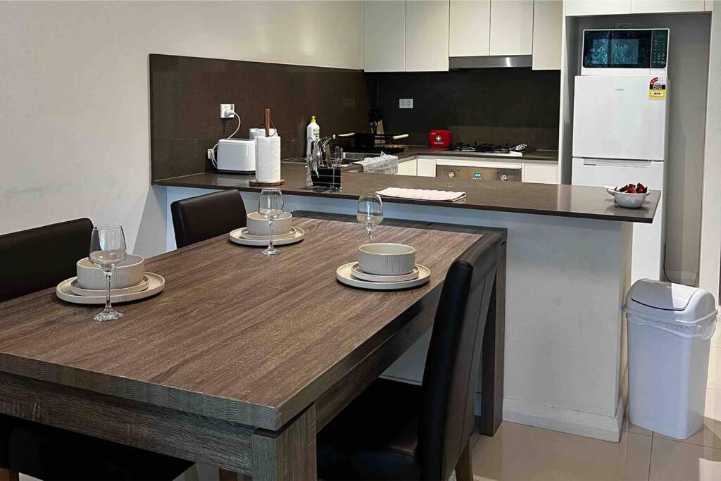 Convenient 1bedroom Apt, Mascot Central