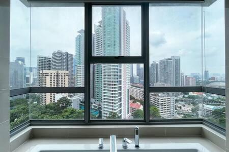A Lux & Modern High Floor 3BR Apt at Bukit Bintang