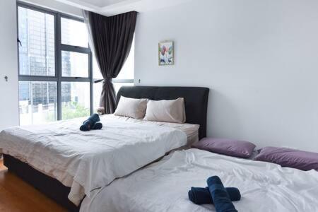 A Lux & Modern High Floor 3BR Apt at Bukit Bintang