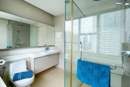 A Lux & Modern High Floor 3BR Apt at Bukit Bintang