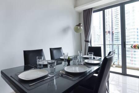A Lux & Modern High Floor 3BR Apt at Bukit Bintang
