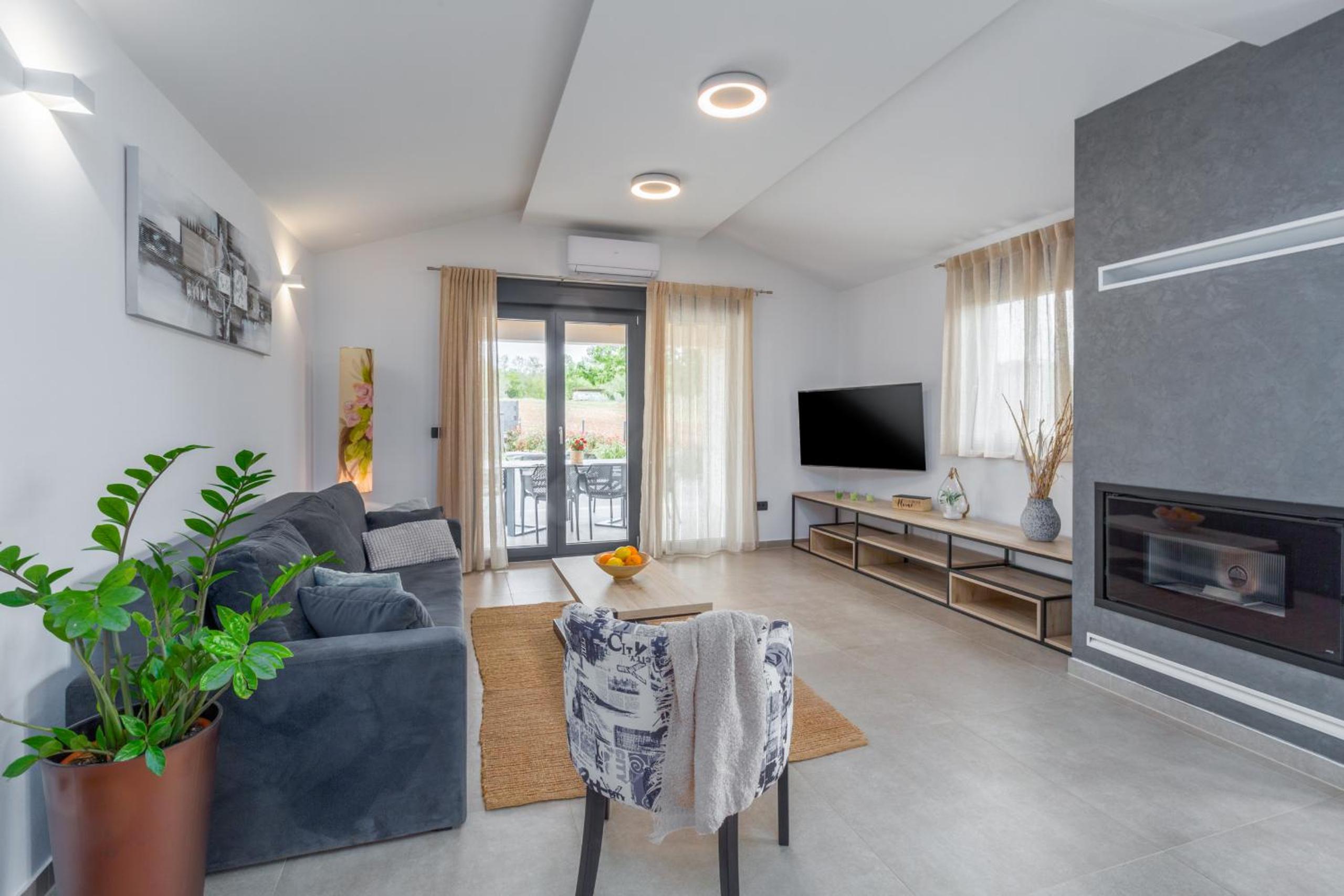 Beautiful villa Stefany with pool in Porec view 4