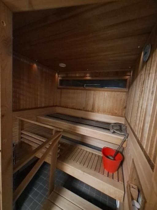 Central Cozy 2BDR Getaway Sauna Free Park + Wi-Fi view 2