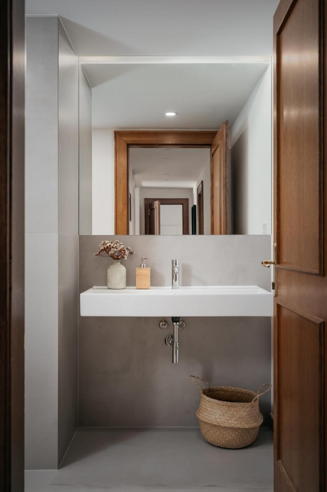 DOT 3BR Apt with Stunning Views, Parking & AC by EasyBNB Premium