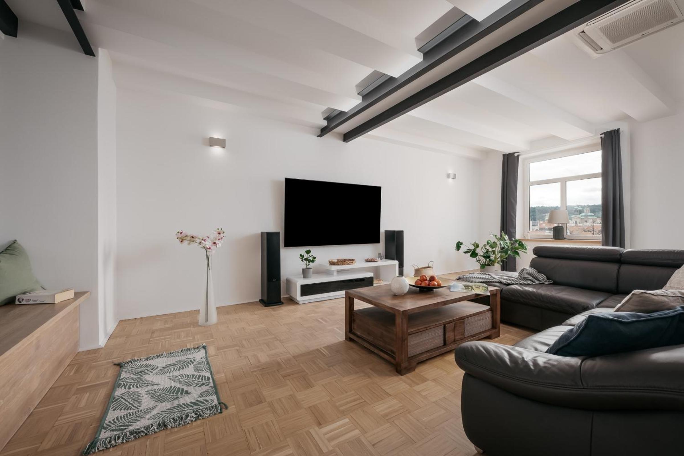 DOT 3BR Apt with Stunning Views, Parking & AC by EasyBNB Premium