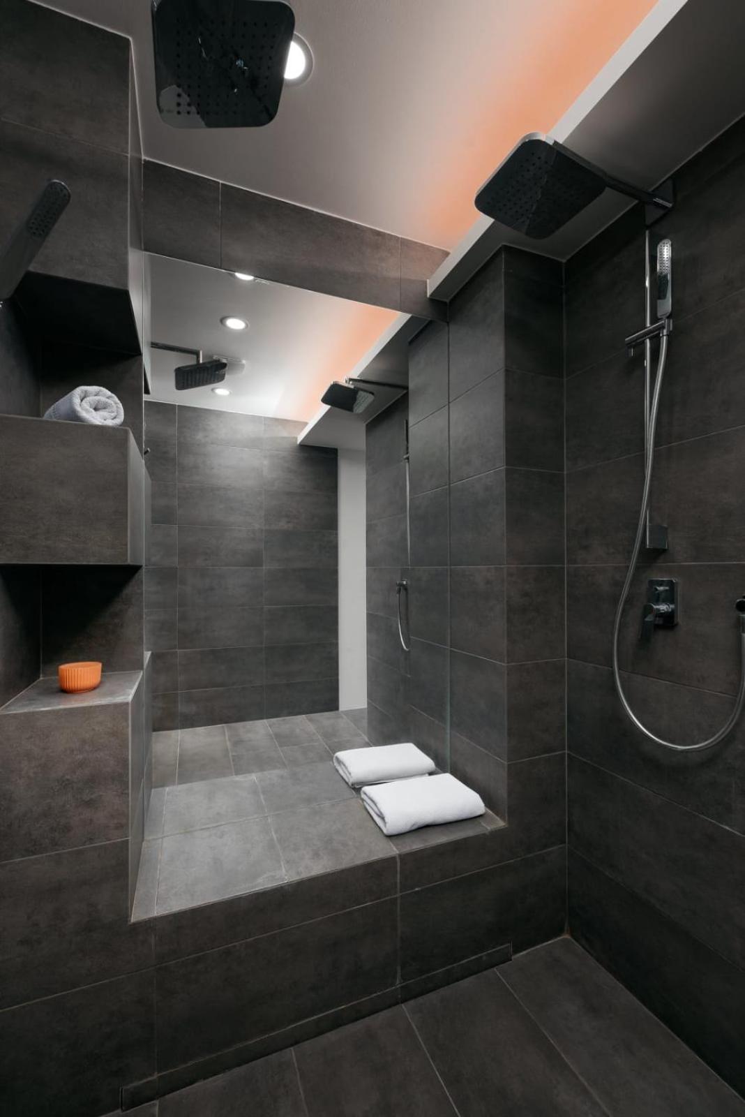DOT 3BR Apt with Stunning Views, Parking & AC by EasyBNB Premium