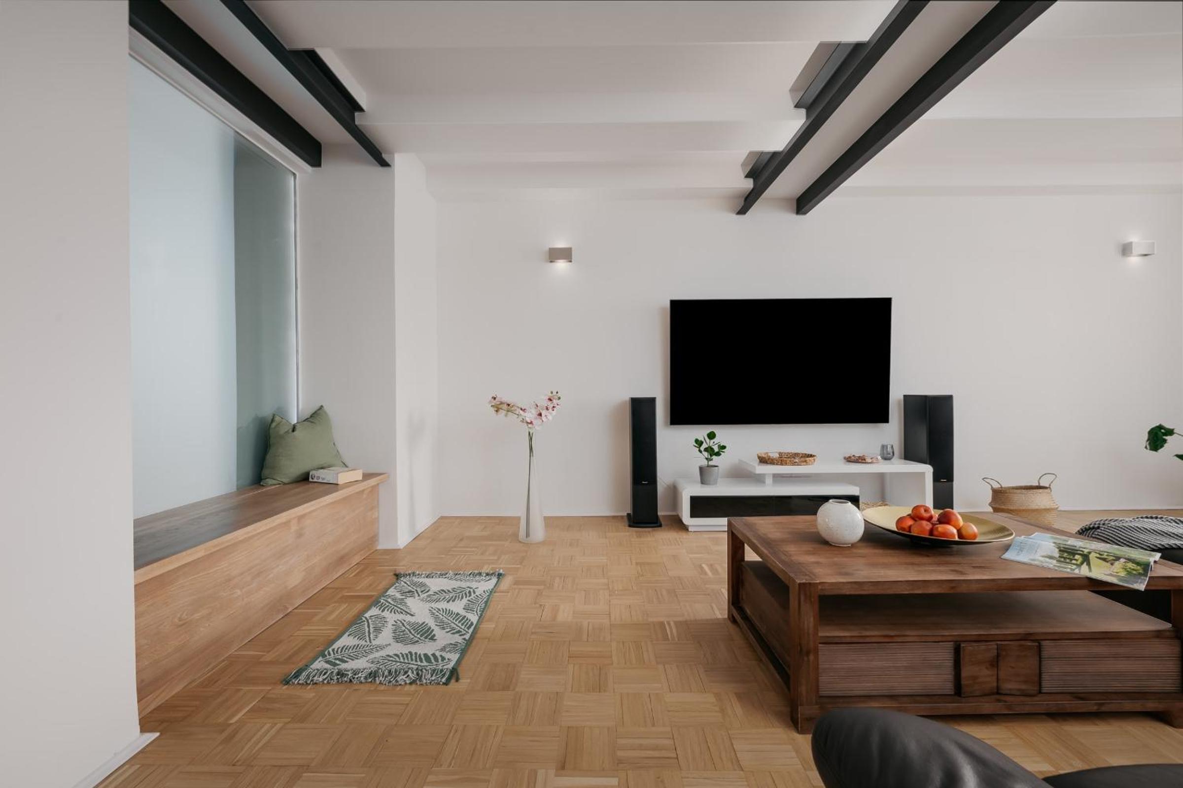 DOT 3BR Apt with Stunning Views, Parking & AC by EasyBNB Premium