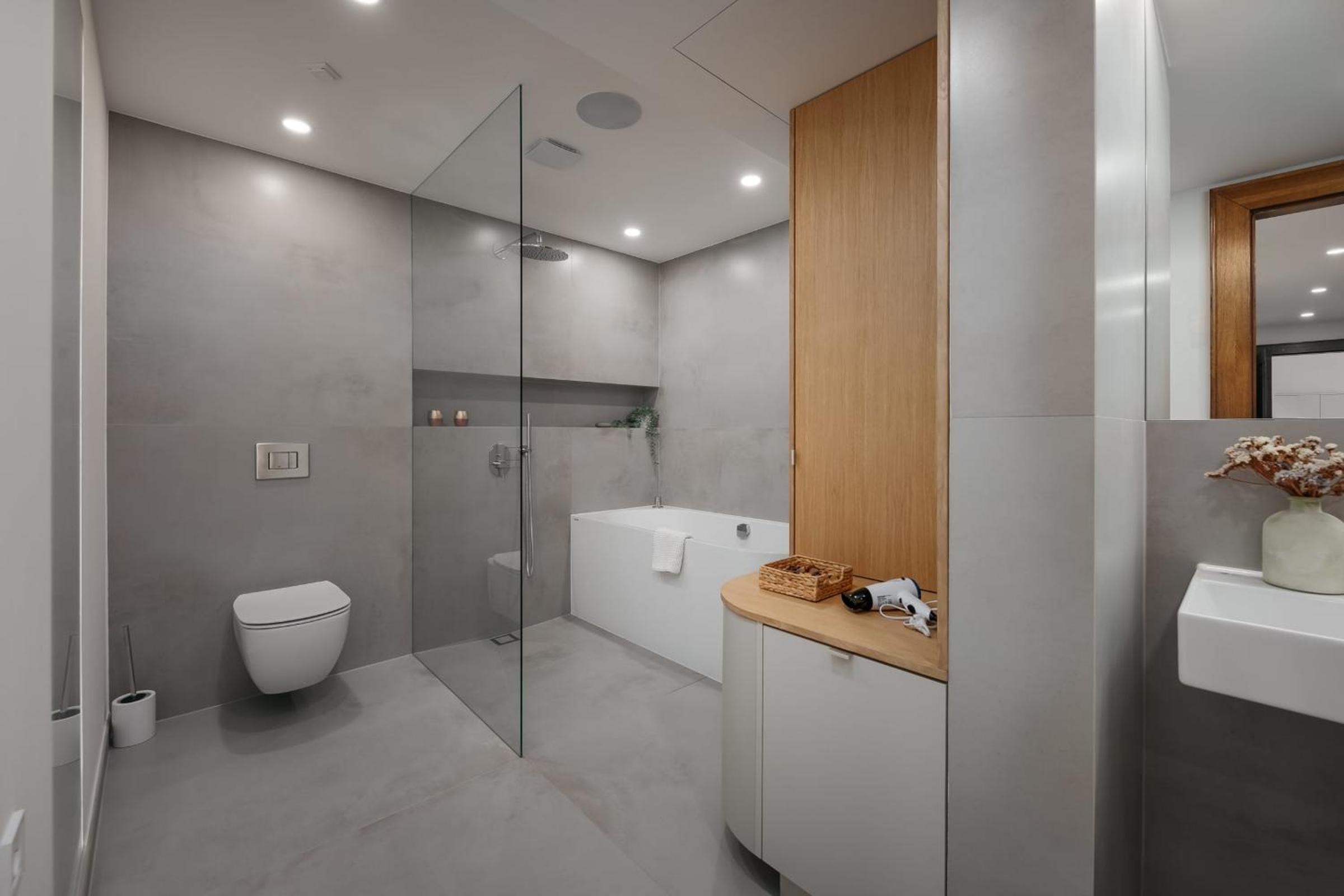 DOT 3BR Apt with Stunning Views, Parking & AC by EasyBNB Premium