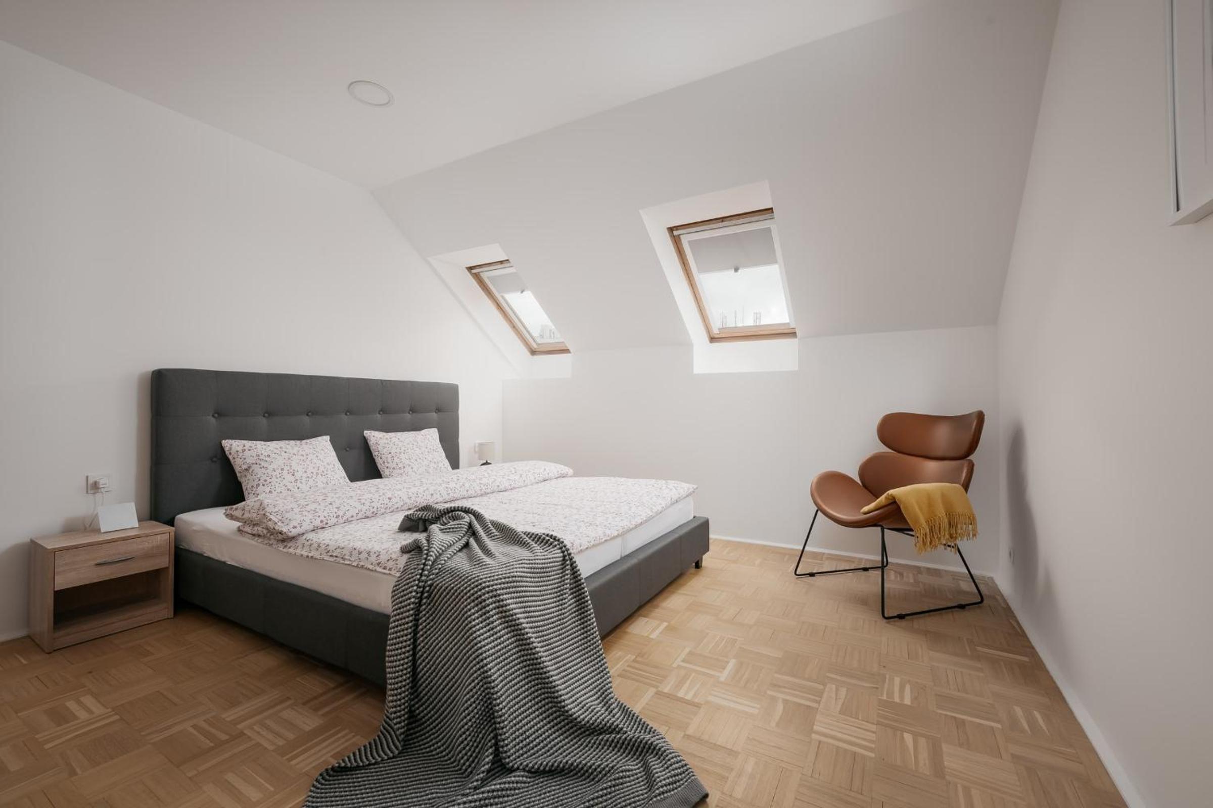 DOT 3BR Apt with Stunning Views, Parking & AC by EasyBNB Premium