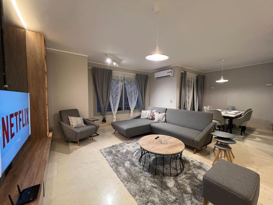 Modern 3BR Hotel Apartment