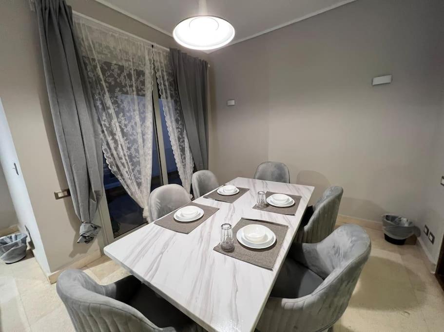 Modern 3BR Hotel Apartment