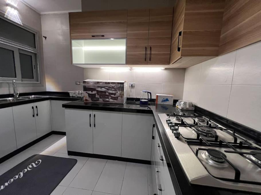 Modern 3BR Hotel Apartment