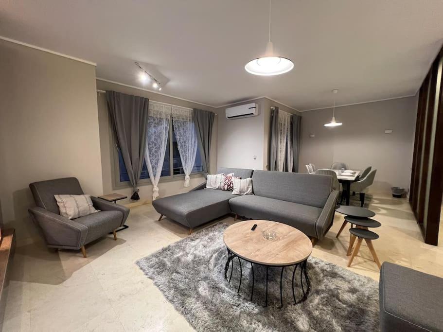 Modern 3BR Hotel Apartment