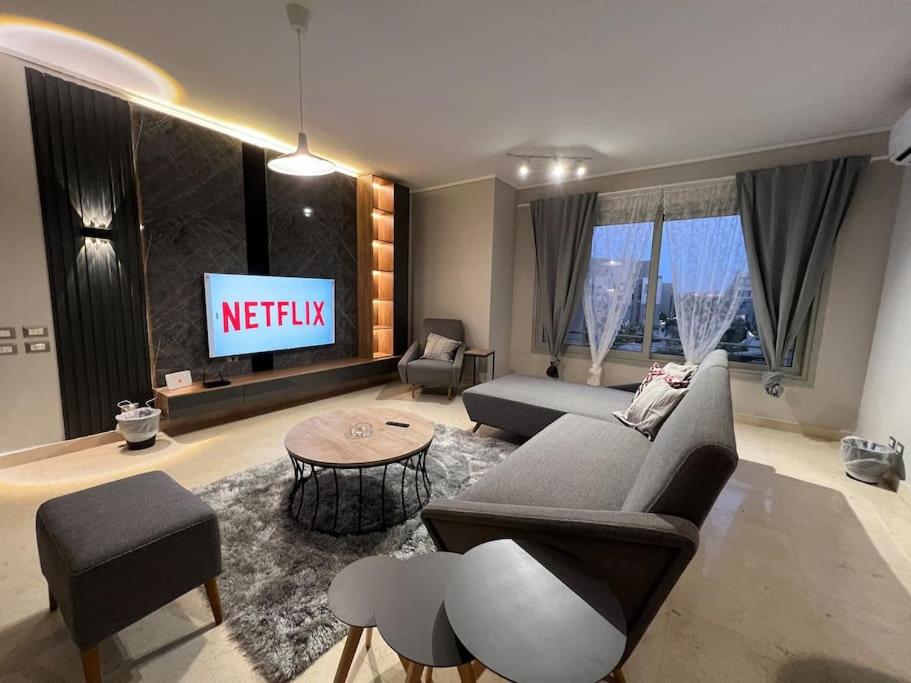 Modern 3BR Hotel Apartment