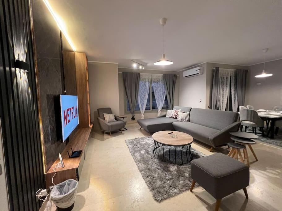 Modern 3BR Hotel Apartment