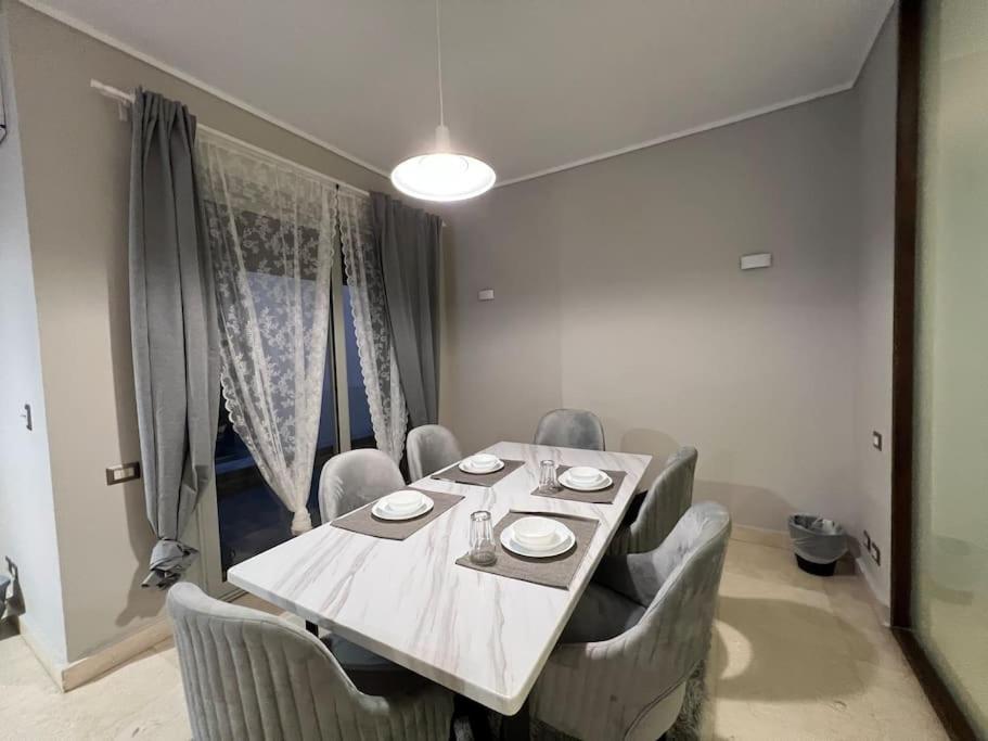 Modern 3BR Hotel Apartment