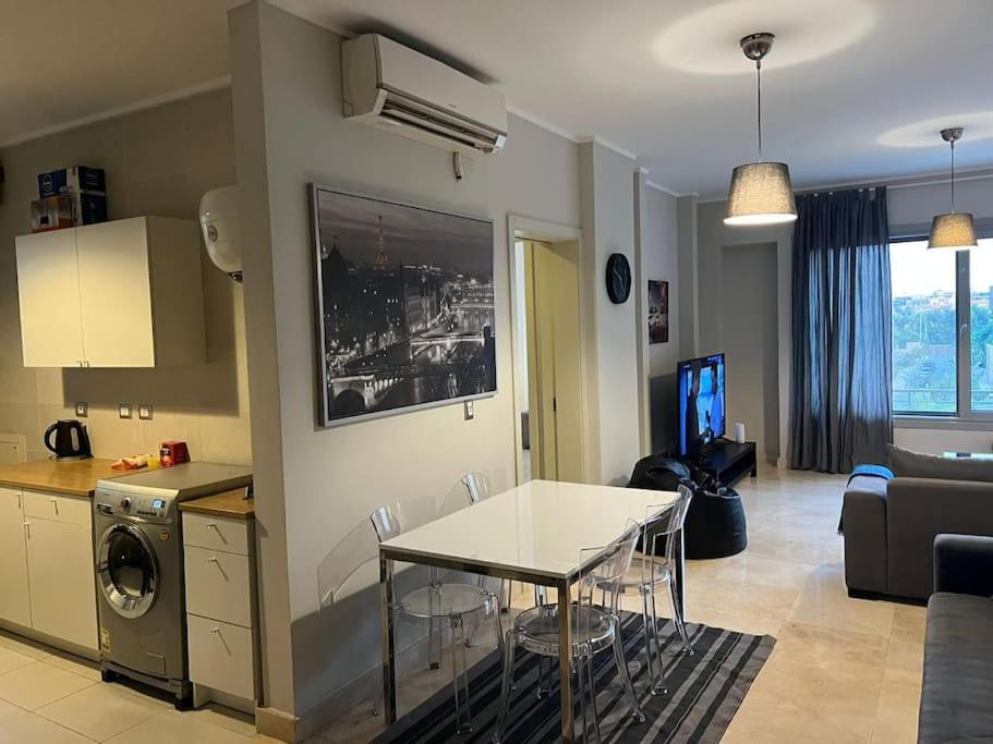 Modern 3BR Hotel Apartment