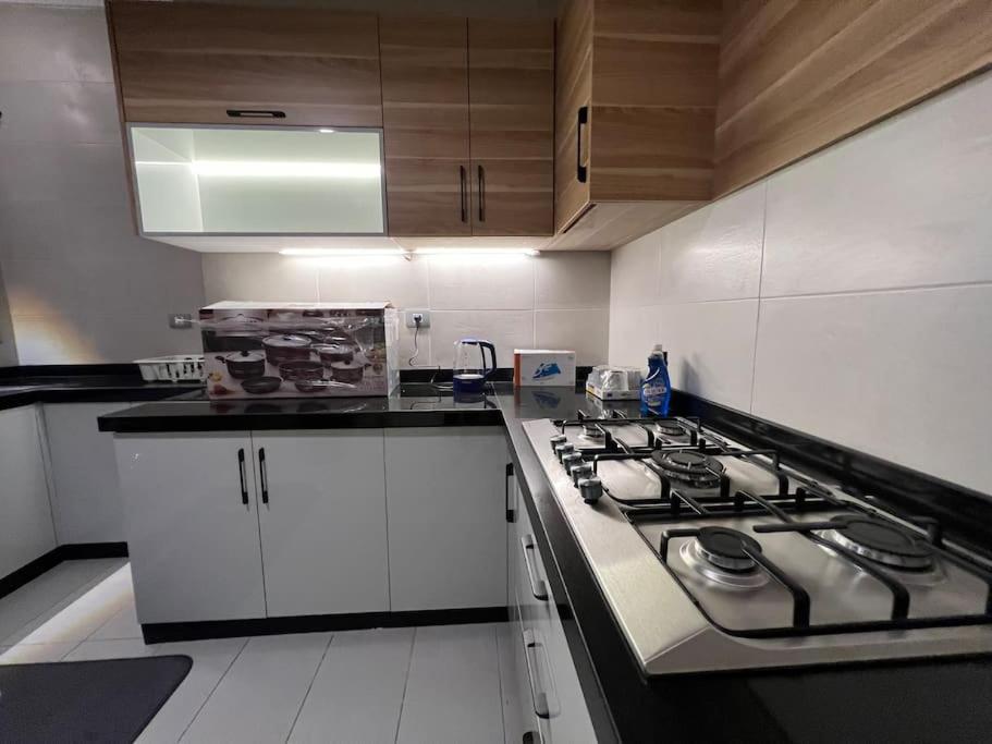 Modern 3BR Hotel Apartment
