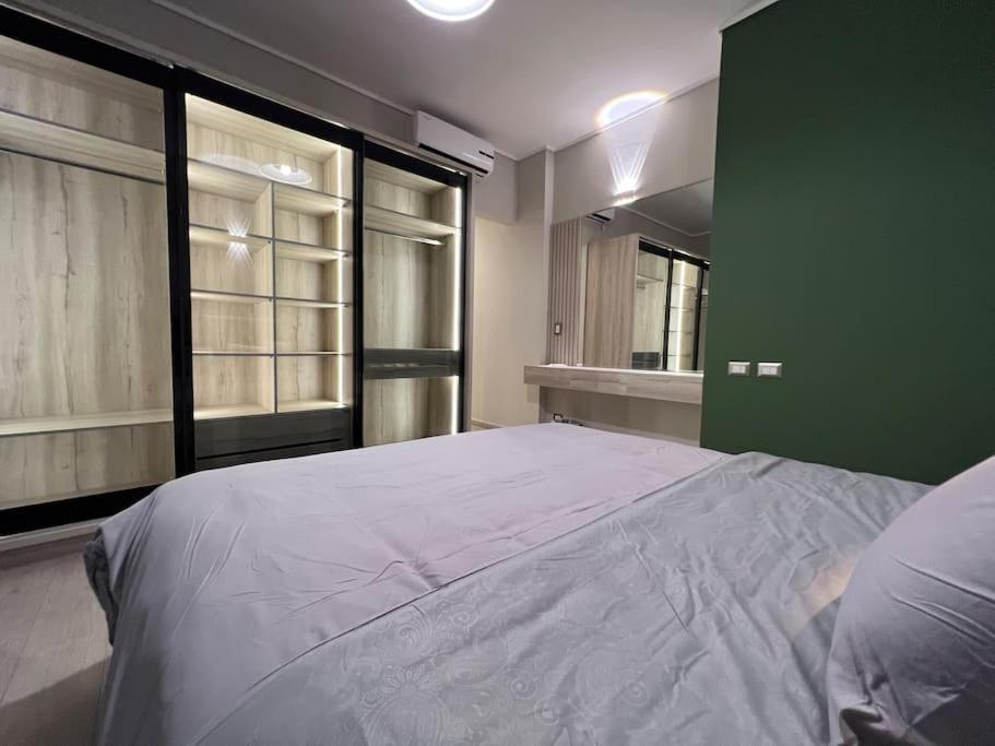 Modern 3BR Hotel Apartment