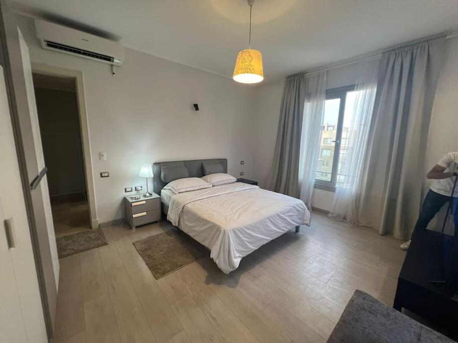 Modern 3BR Hotel Apartment