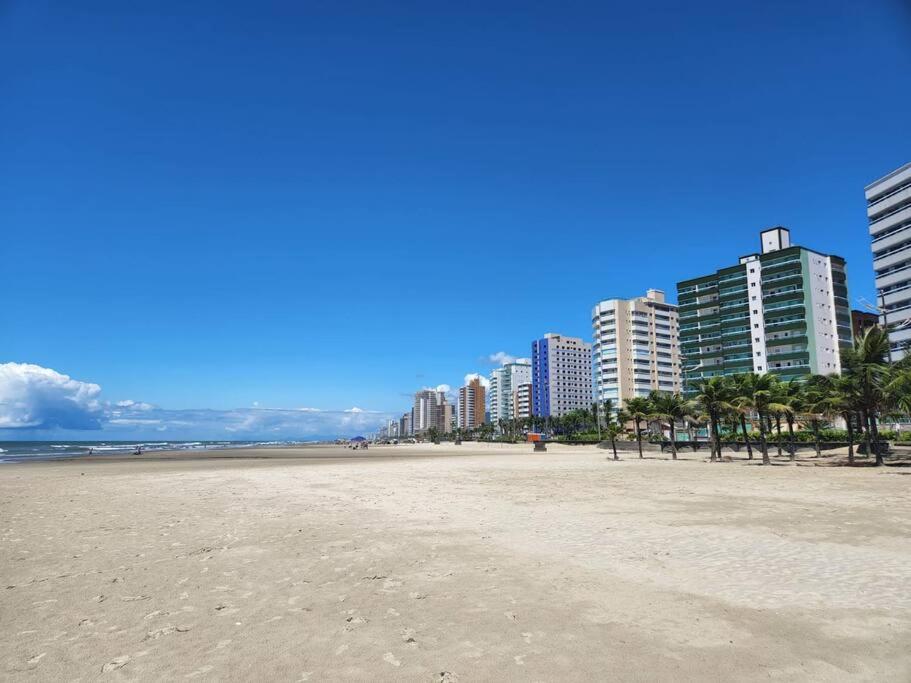 Apto NOVO pé na areia 2dorm pé na areia