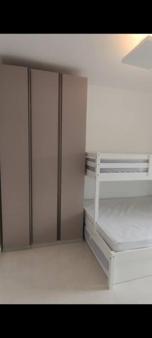 Apto NOVO pé na areia 2dorm pé na areia