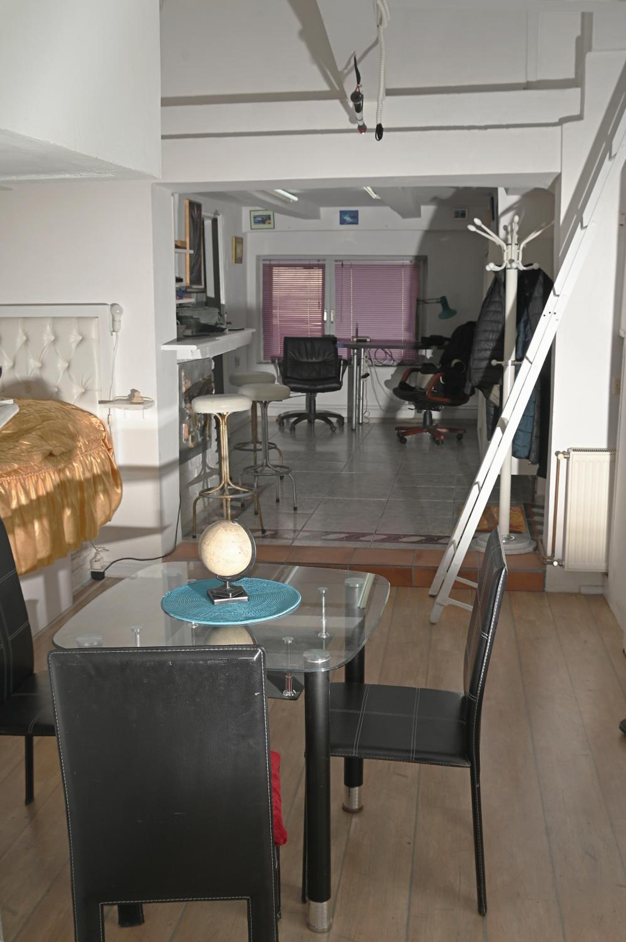 Photo 10