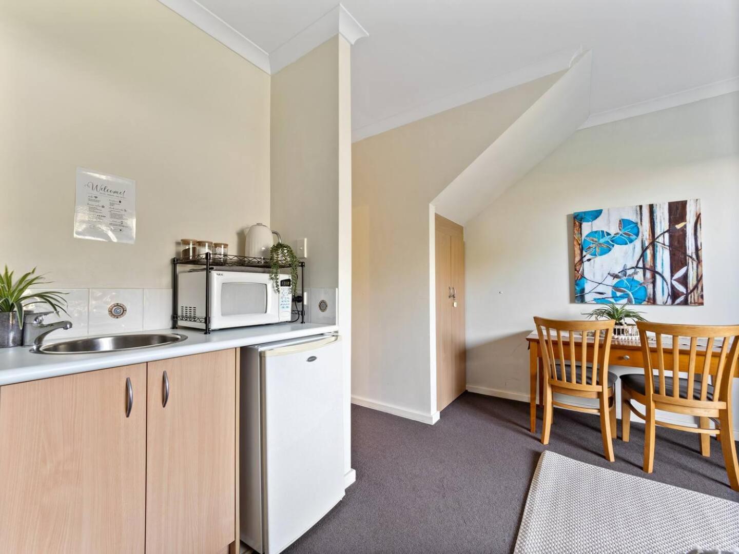 Cosy Studio- Courtyard- Central-pool