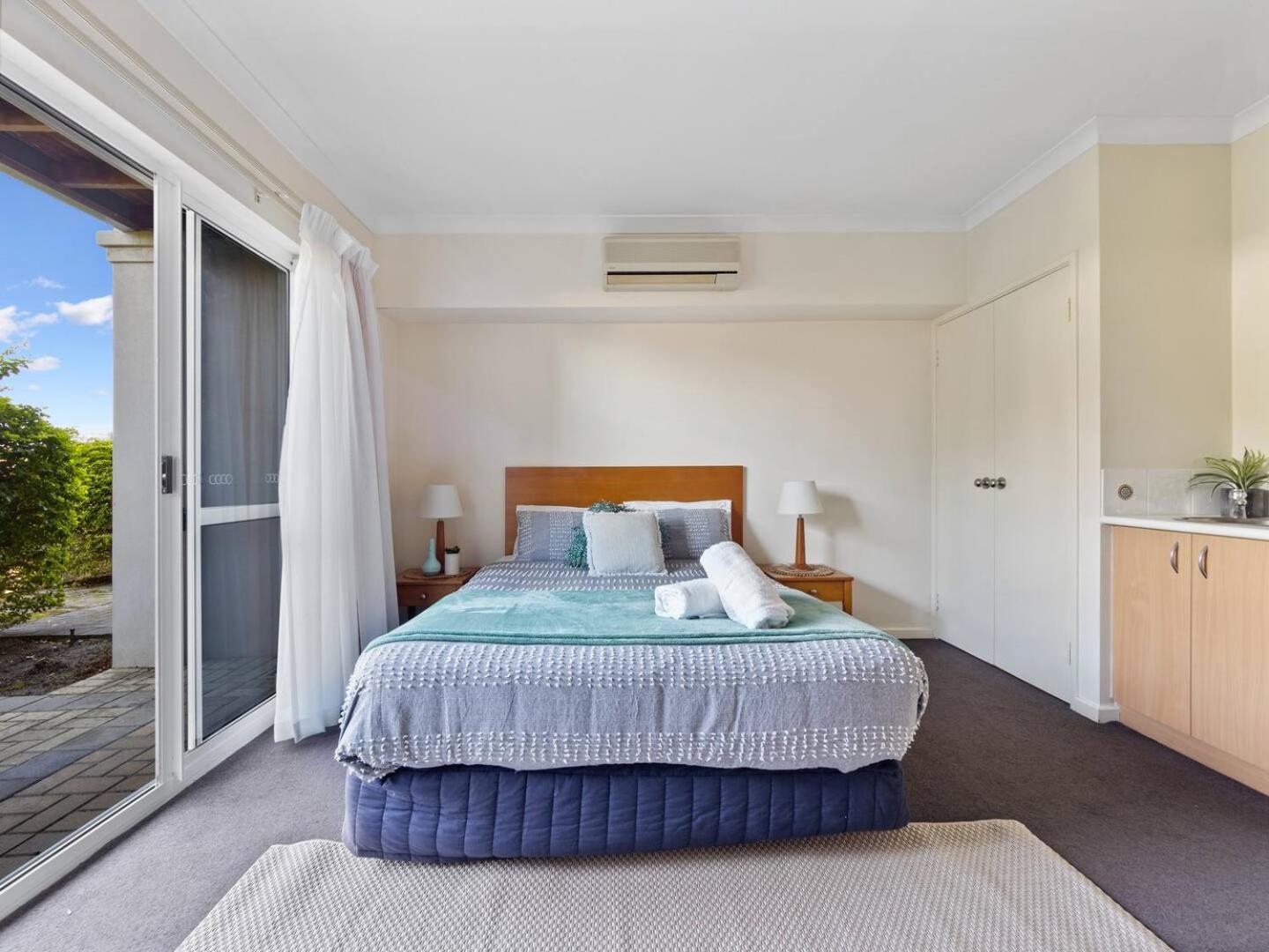 Cosy Studio- Courtyard- Central-pool