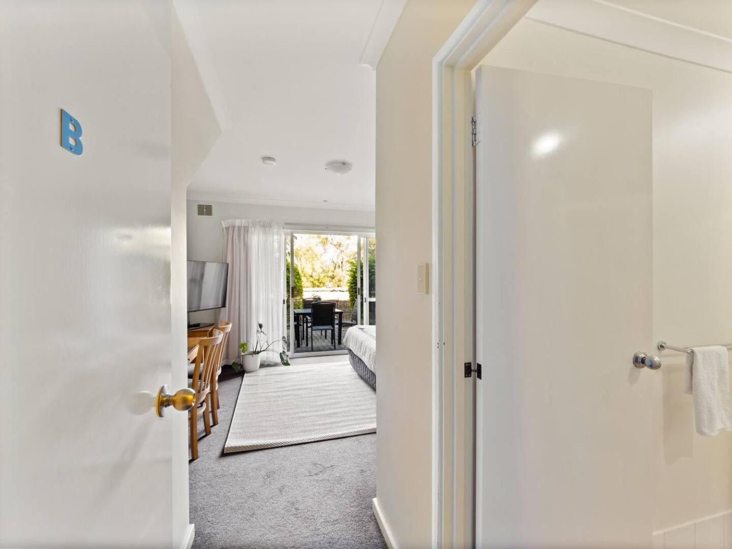 Cosy Studio- Courtyard- Central-pool