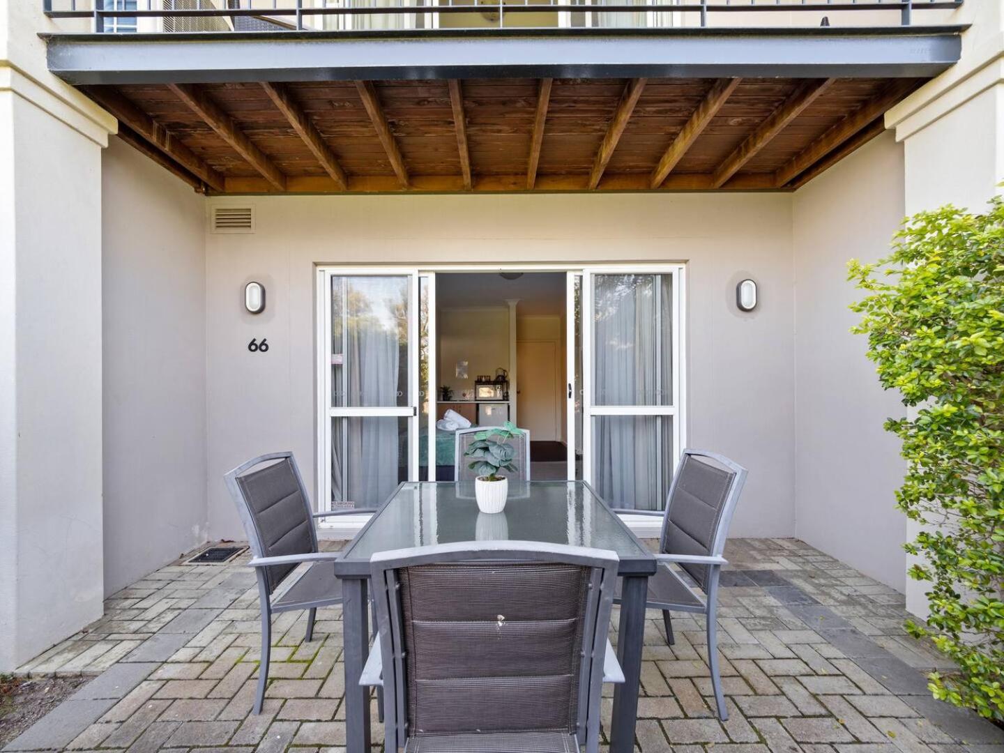 Cosy Studio- Courtyard- Central-pool