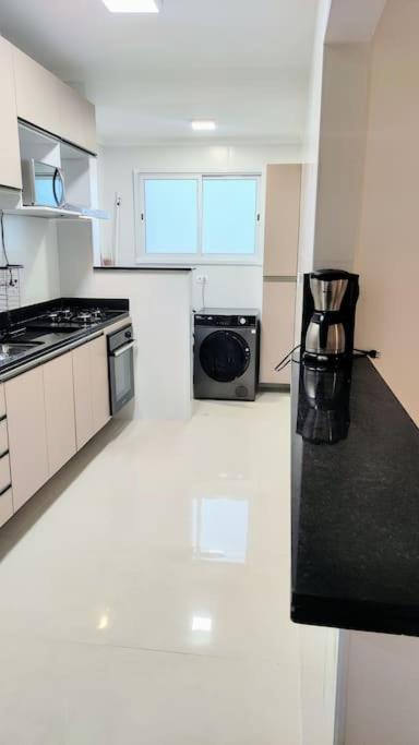Apto NOVO pé na areia 2dorm pé na areia