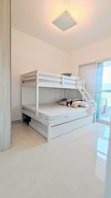 Apto NOVO pé na areia 2dorm pé na areia