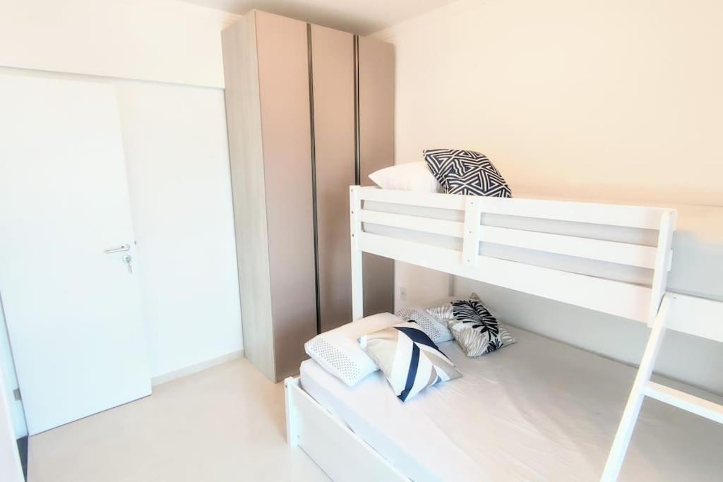 Apto NOVO pé na areia 2dorm pé na areia