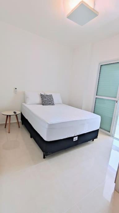 Apto NOVO pé na areia 2dorm pé na areia