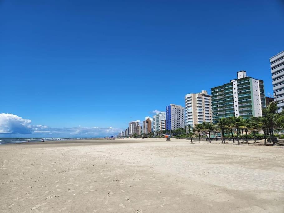 Apto NOVO pé na areia 2dorm pé na areia