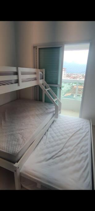 Apto NOVO pé na areia 2dorm pé na areia