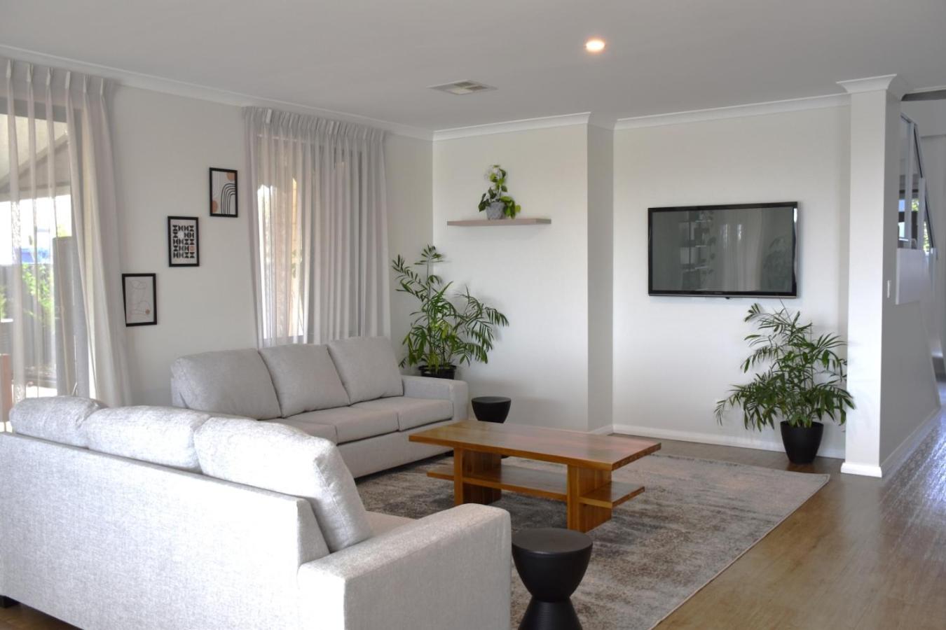 Lagoon Drive Yanchep