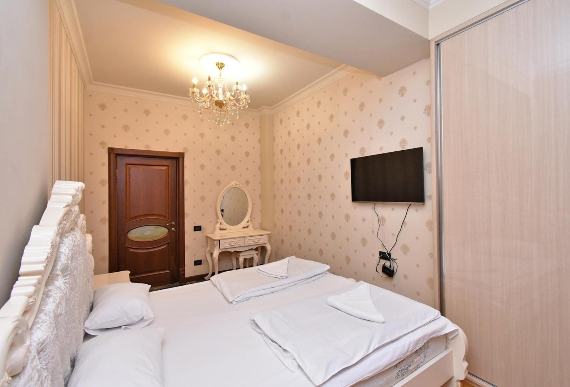2 Bedrooms Luxury Apartment Near Republic Square