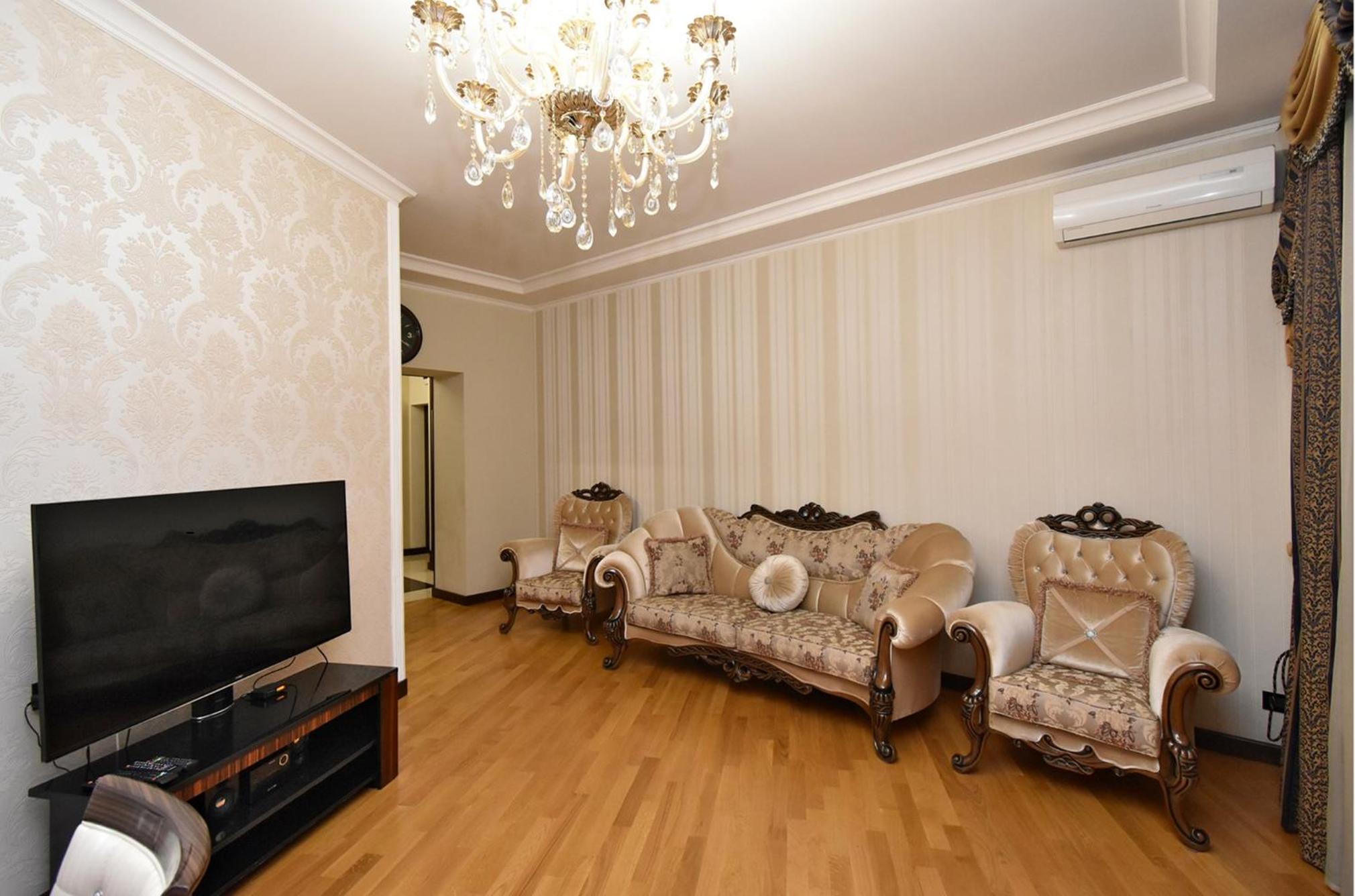 2 Bedrooms Luxury Apartment Near Republic Square